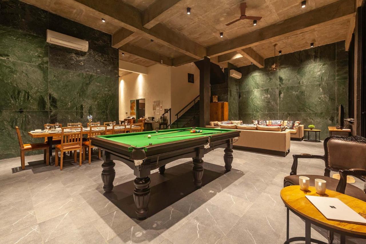 Sunset Boulevard By Stayvista - Lakeside Villa With Pet-Friendly Ambiance, Deck, Terrace, Plunge Pool & Modern Flair Karjat Exterior foto