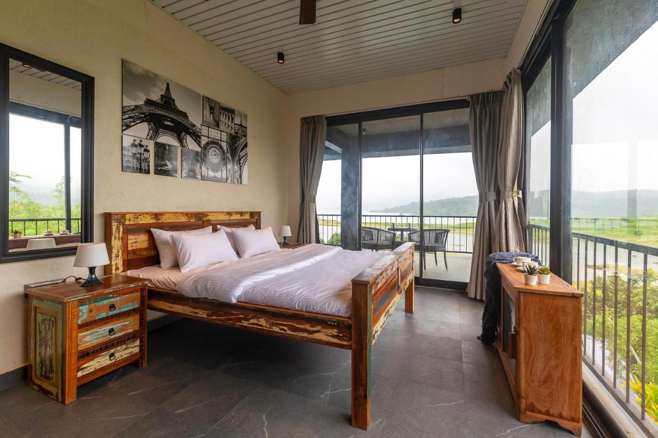 Sunset Boulevard By Stayvista - Lakeside Villa With Pet-Friendly Ambiance, Deck, Terrace, Plunge Pool & Modern Flair Karjat Exterior foto